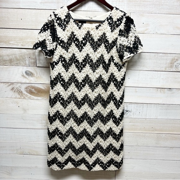 Talbots Dress Womens 8 Cream Black Floral‎ Chevron Crochet Overlay Church Career - Picture 1 of 10